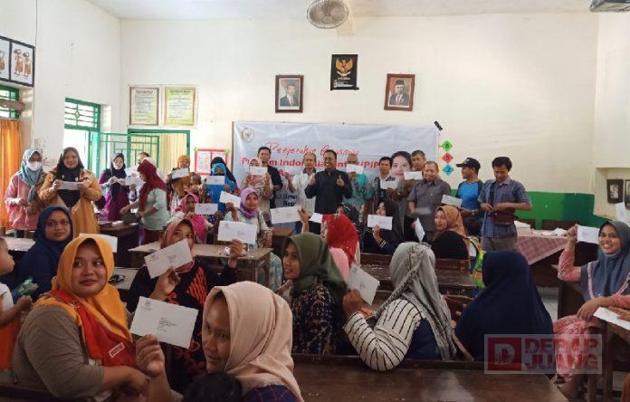 Bobby Salurkan Bantuan PIP Mbak Puan Kepada 60 Pelajar SD