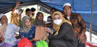 Bupati Demak Serahkan Bantuan Korban Kebakaran Desa Trimulyo