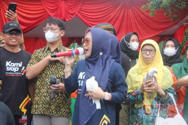 Bupati Tiwi Lepas 14.500 Peserta Karnaval Gebyar Muktamar