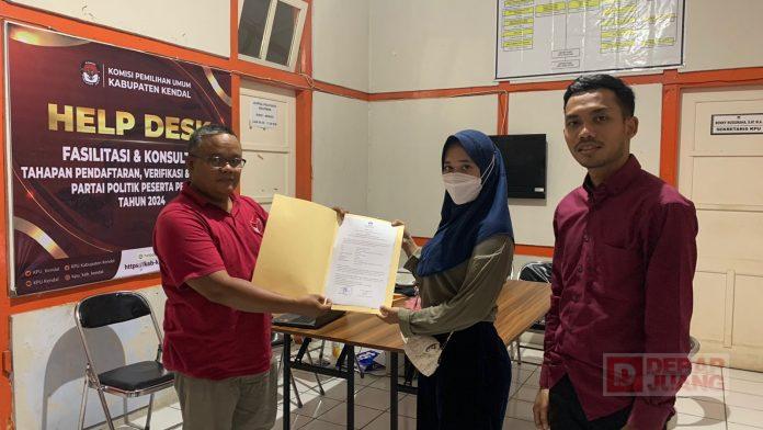 DPC PDI Perjuangan Kendal Penuhi Undangan KPUD