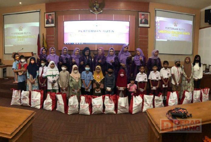 Hesti Nugroho Beri Santunan dan Bantuan Logistik untuk Yatama di Jepara