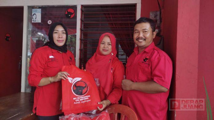 Kurangi Pemakaian Plastik, Banteng Banyumas Bagikan 5.000 Kantong Spunbond