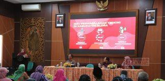 Mbak Etik Arahkan Mahasiswa KKN STKIP Muhammadiyah ke Desa Kategori Miskin