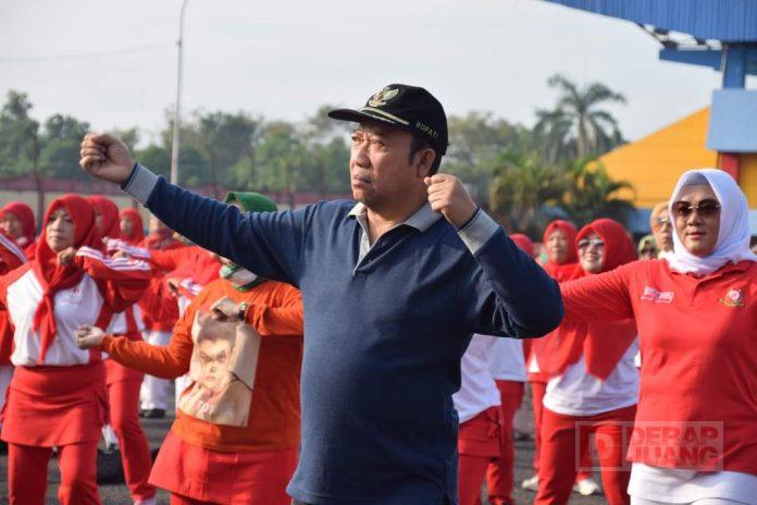 Meriahkan Haornas, Bupati Husein Senam Bersama Ribuan Masyarakat