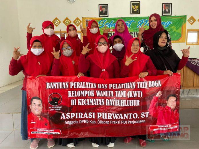 Purwanto Gelar Pelatihan dan Bagikan Alat Tata Boga Kepada KWT Dayeuhluhur(2)