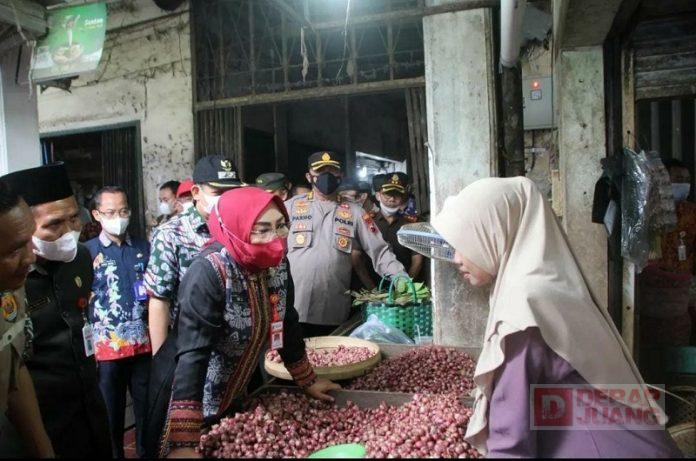 Sri Sumarni Cek Lapangan Pasca Kenaikan Harga BBM