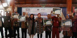 Sri Sumarni Serahkan Hasil Lomba Video Desa Inspiratif