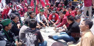 Terima Pendemo Kenaikan BBM, Bung Dance Tandatangani Nota Kesepahaman dengan Mahasiswa