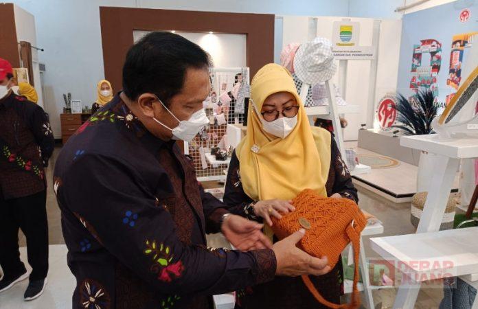 Tingkatkan Kreasi Pengembangan UMKM, Sugiharno Kunjungi Dekranasda Kota Bandung