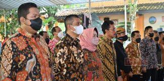 Etik Suryani Beri Apresiasi Pada Pagelaran Wayang Kulit