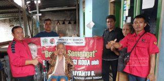 BHB Beri Bantuan Kursi Roda Kepada Warga Gandatapa