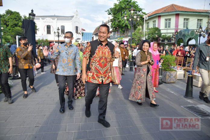 Batik Specta Nusantara Jadi Momentum Mas Hendi Tingkatkan Belanja Produk Indonesia