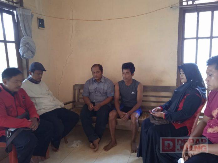 Bersama Tim Srikandi Purwojati, Cahyo Bantu Biaya Pengobatan Warga Gerduren