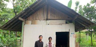 Budi Agung Prasetyo Kunjungi Sutrisno yang Hidup Seorang Diri di Sebuah Petak Rumah