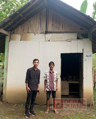 Budi Agung Prasetyo Kunjungi Sutrisno yang Hidup Seorang Diri di Sebuah Petak Rumah