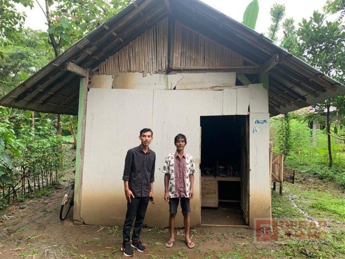 Budi Agung Prasetyo Blusukan Kunjungi Sutrisno yang Hidup Seorang Diri di Sebuah Petak Rumah