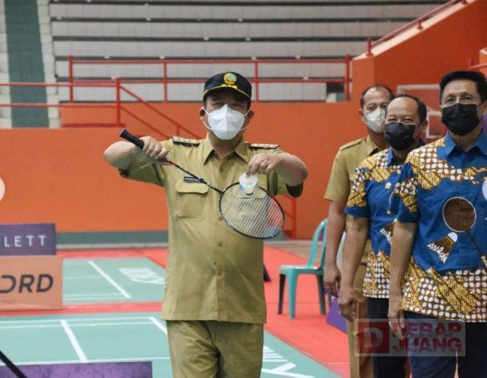 Bupati Husein Buka Pertandingan Bulu Tangkis BNI Sirkuit Nasional