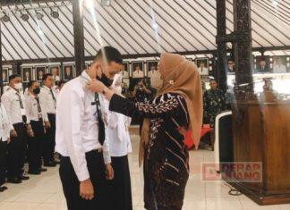 Bupati Tiwi Hadiri Penutupan Latsar 200 CPNS Purbalingga Tahun 2022