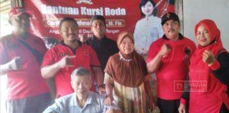 Cahyo Serahkan Kursi Roda dari Mbak Casytha Kepada Warga Kalitapen