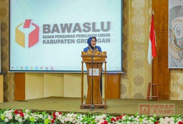 Hadiri Pelantikan Panwascam, Sri Sumarni Panwascam Harus Bersifat Netral