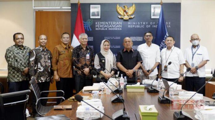Kelanjutan Revitalisasi Pasar Badog, Bupati Tiwi Temui Menteri Perdagangan
