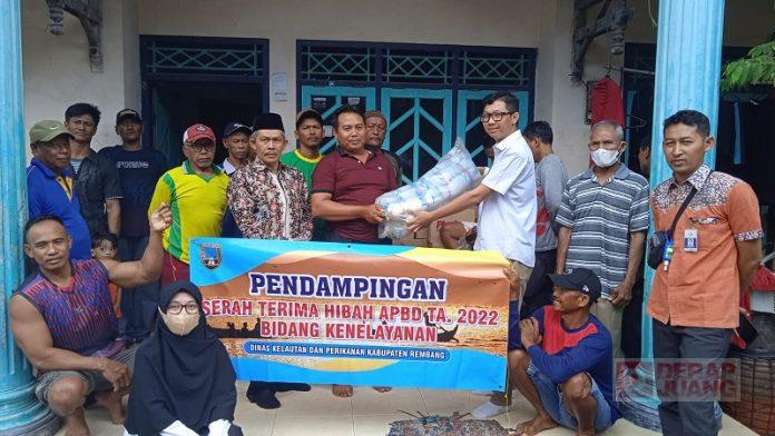 Lama Vakum, Donny Berikan Bantuan Alat Tangkap Ikan Bagi KUB Mina Sejahtera