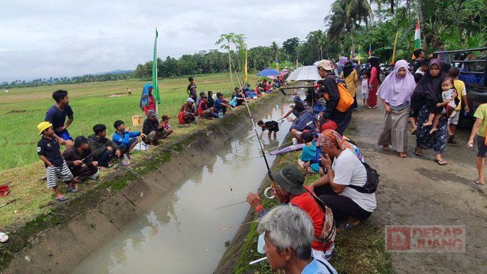 Peringati HUT TNI ke-77, Sadewo Ikuti Lomba Mancing Mania Bersama Warga