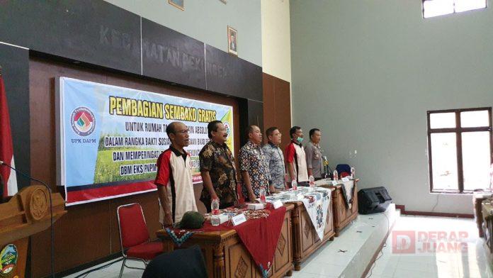 Sadewo Ikut Serahkan Bantuan Sembako di Pekuncen