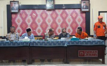 Sadewo Sambangi Korban Tanah Longsor di Sumpiuh