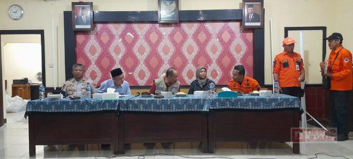 Sadewo Sambangi Korban Tanah Longsor di Sumpiuh