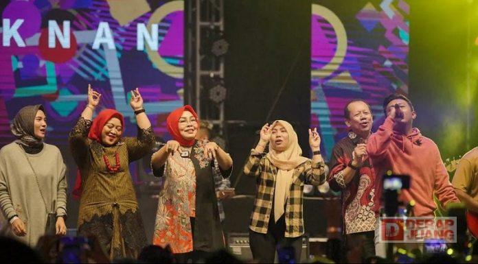 Undang Denny Caknan, Sri Sumarni Ajak Warga Nabung di Bank Daerah