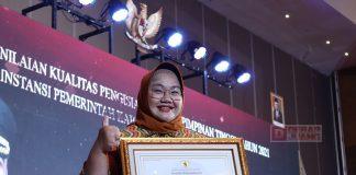 Bupati Sragen Terima Penghargaan Pengisian JPT Pertama