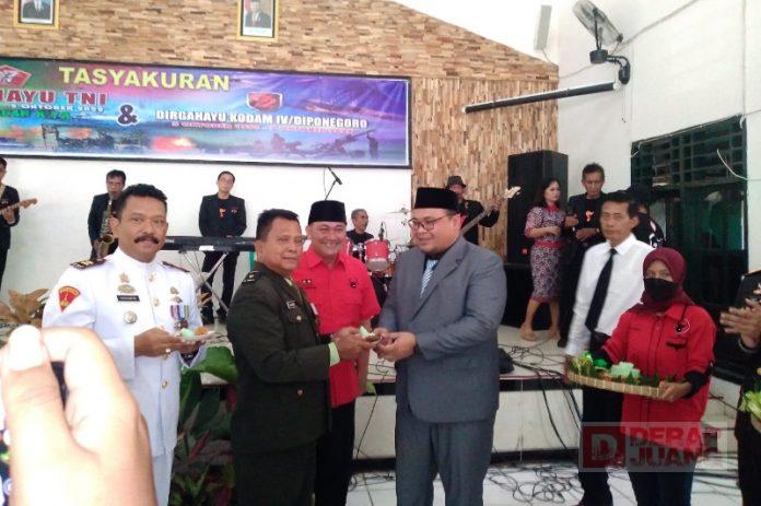 Wujud Cinta TNI, Banteng Rembang Beri Kejutan Kodim Rembang (2)