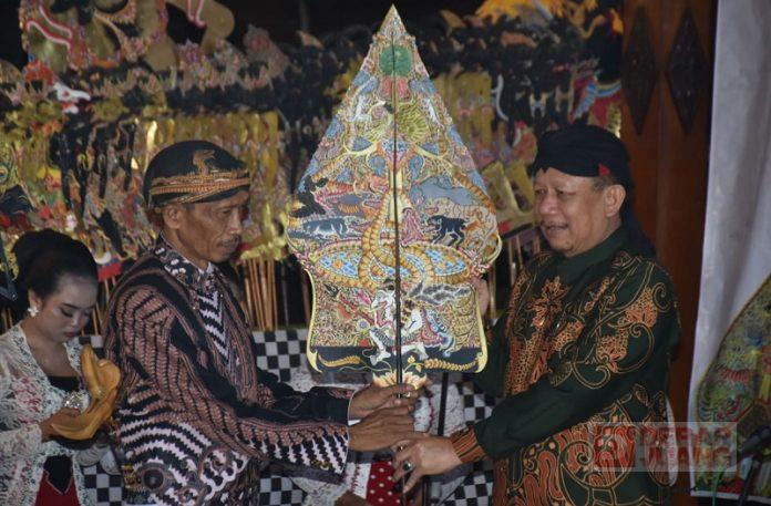 Bambang Wayang Kulit Langkah Efektif Sosialisasikan Cukai Tembakau