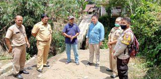 Bung Dance Tinjau Jembatan Putus di Ledok