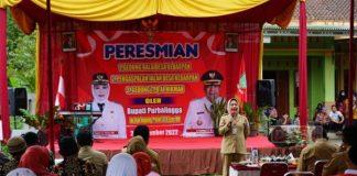 Bupati Tiwi Ajak Warga Desa Kedarpan Untuk Bergandeng Tangan Dalam Pembangunan