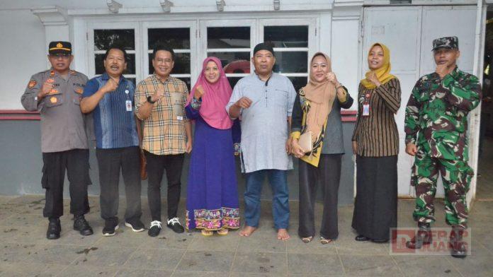 Bupati Tiwi Minta Bakal Calon Kades Siap Menang dan Siap Kalah