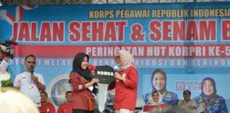 Bupati Tiwi: Ribuan Peserta Ikuti Jalan Sehat Peringatan HUT KORPRI