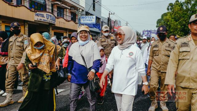 Bupati Tiwi Tak Hanya Guru, Jalan Sehat HUT PGRI Dimeriahkan Masyarakat Umum