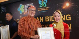 Bupati Tiwi Terima Penghargaan Bidang Kesehatan Lingkungan