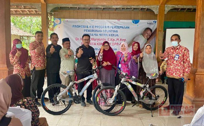 Edy Wuryanto Blusukan Bersama BKKBN di Desa Sendangwungu