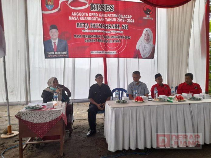 Gelar Reses di Desa Mertasinga, Beta Saya Adalah Pelayan Rakyat