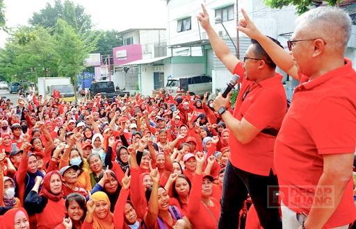 Ikuti Senam Bersama Warga Krobokan, Andrey Komitmen Kawal Aspirasi Masyarakat