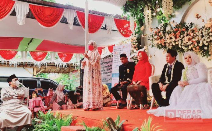 Lepas Masa Lajang Sejumlah Masyarakat Tegal, Dewi Aryani Adakan Nikah Gratis