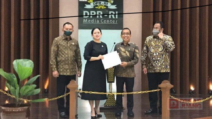 Momen Puan Bikin Penasaran Saat Umumkan Calon Panglima TNI