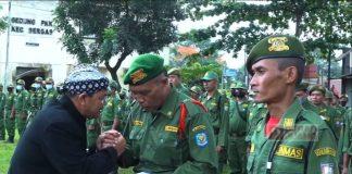 Ngesti Nugraha Berikan Insentif Kepada Linmas