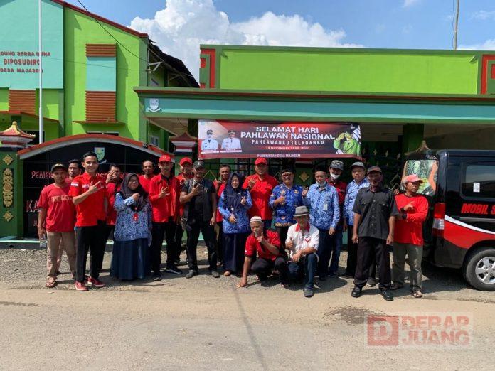 PAC PDI Perjuangan Bersama KomandanTe Dapil 1 Bagikan Paket Sembako Kepada Warga Terdampak Puting Beliung