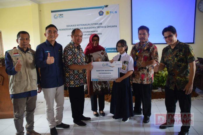 PLN Beri Edukasi Ketenagalistrikan dan Bantuan Beasiswa Yatim dan Dhuafa