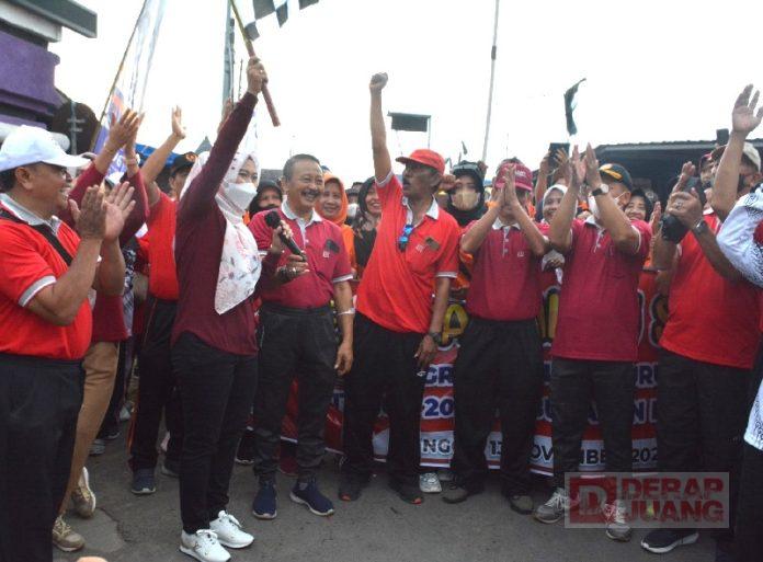 Ribuan Anggota PGRI Demak Ikuti Jalan Sehat Peringati HUT PGRI