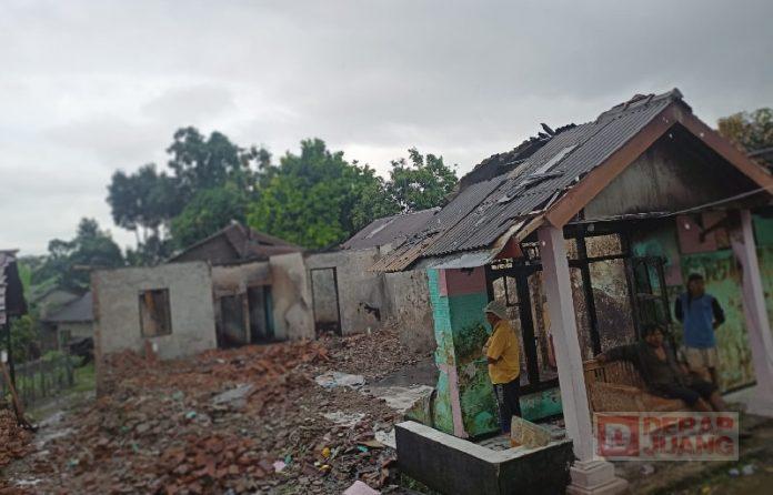Rumah Pengurus Ranting Karangjambu Terbakar, Erni Saya Ikut Bela Sungkawa